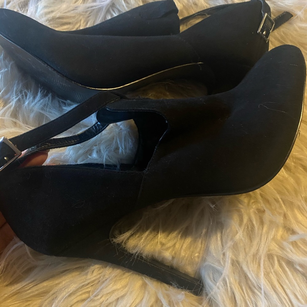 Jessica Simpson Ankle high strap heels. Size 9